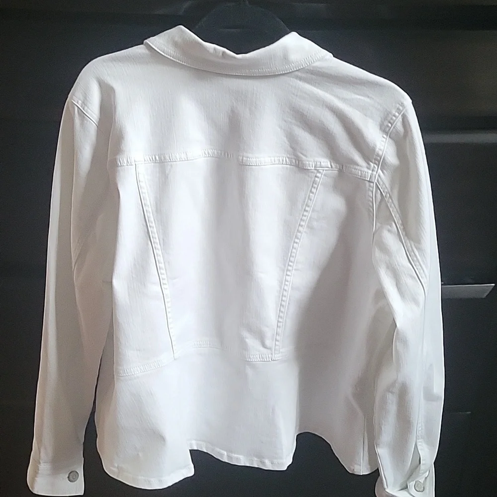 White susan graver super cute new jean jacket size extra large price firm!! - Picture 6 of 9